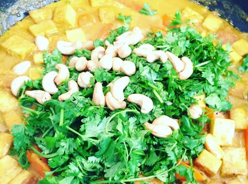 Coconut Curry Sauce with Tofu and Cashews
